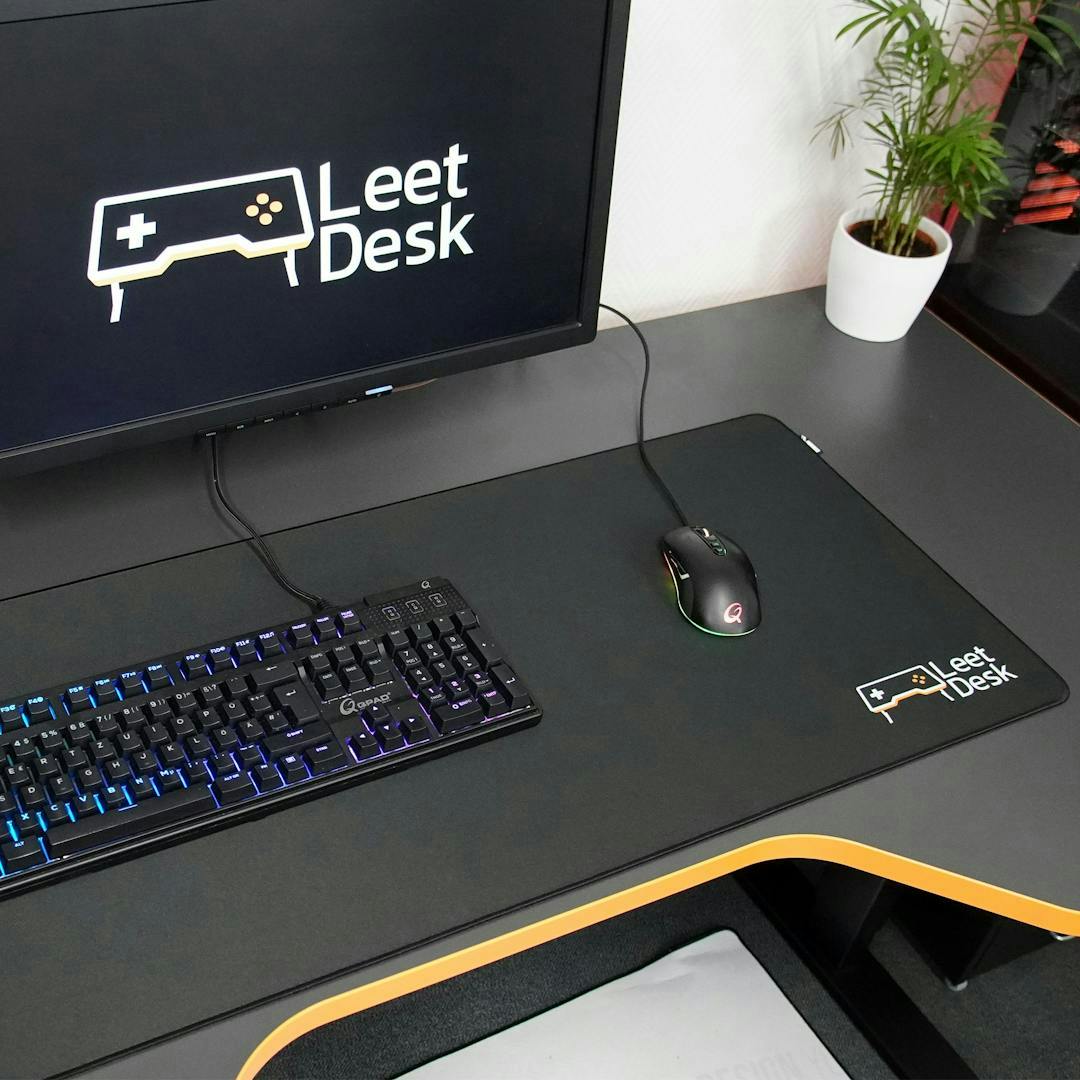 LeetDesk Mouse Pad in 90x40 cm