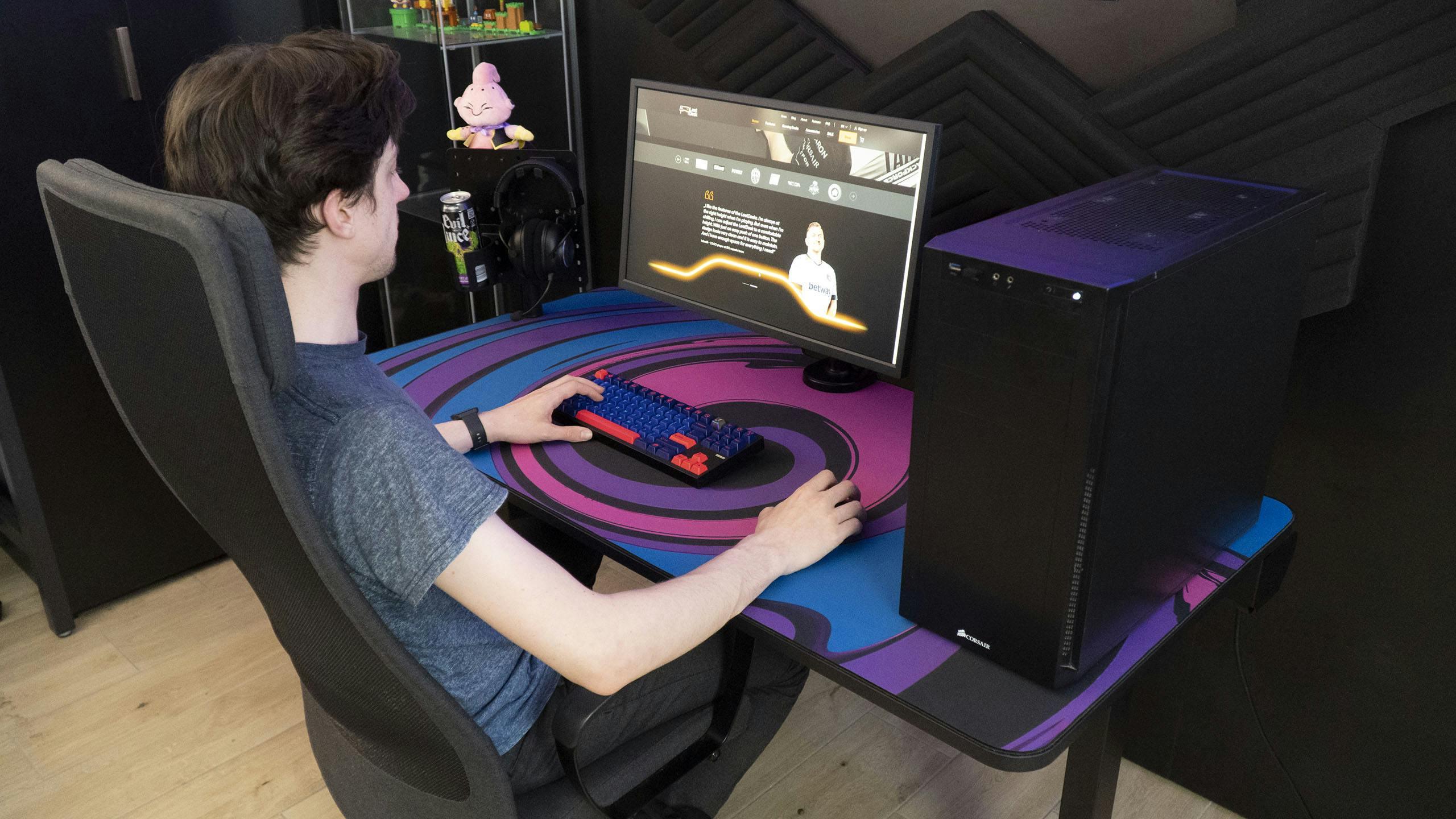 leetdesk entry elektrisch höhenverstellbarer gamer tisch mit twilight twirl deskpad