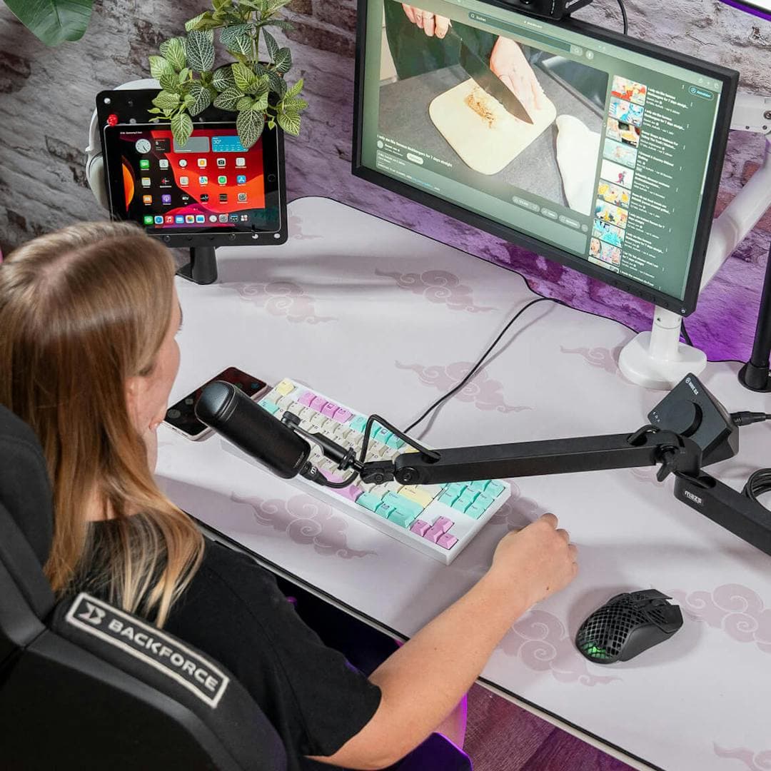 gaming desk for content creators and streamers