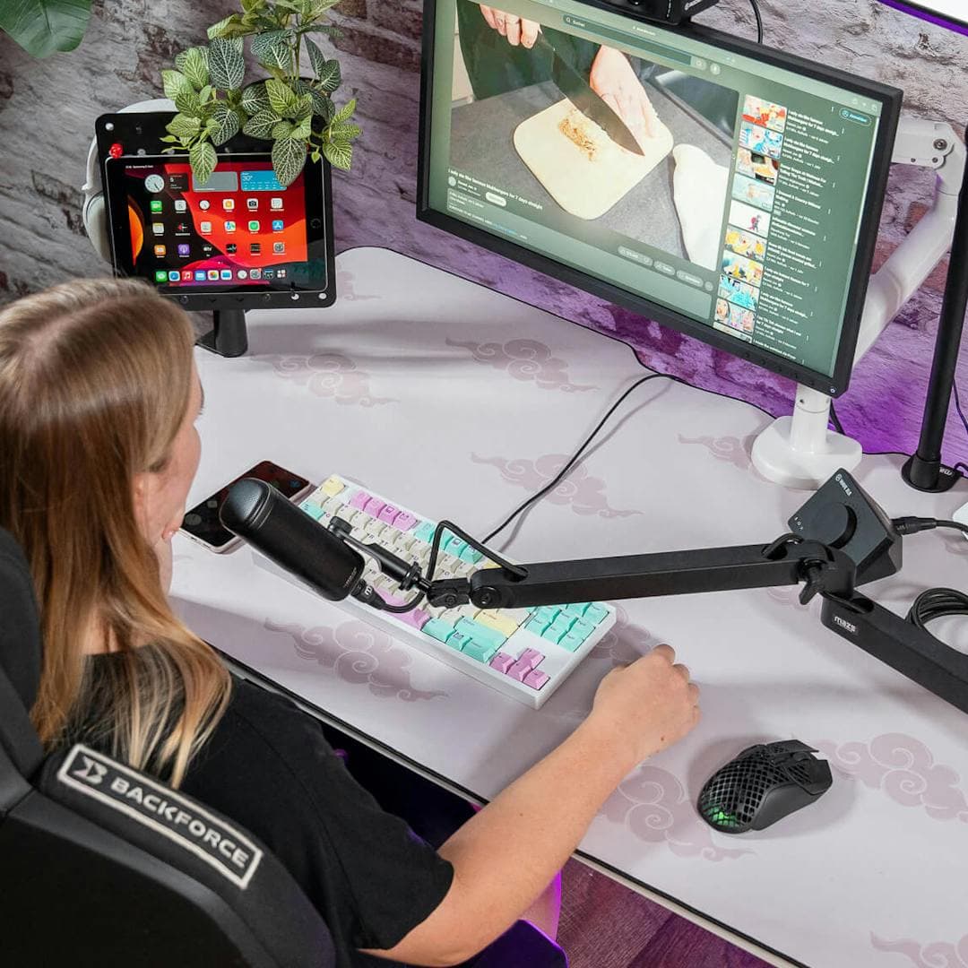 gaming desk for content creators and streamers