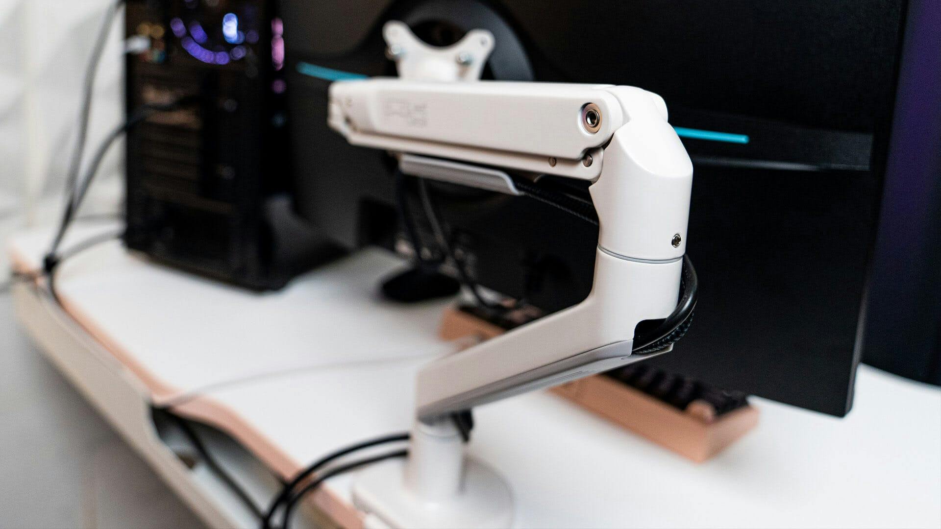 Top 5 Cable Management Products for Your Gaming Desk 